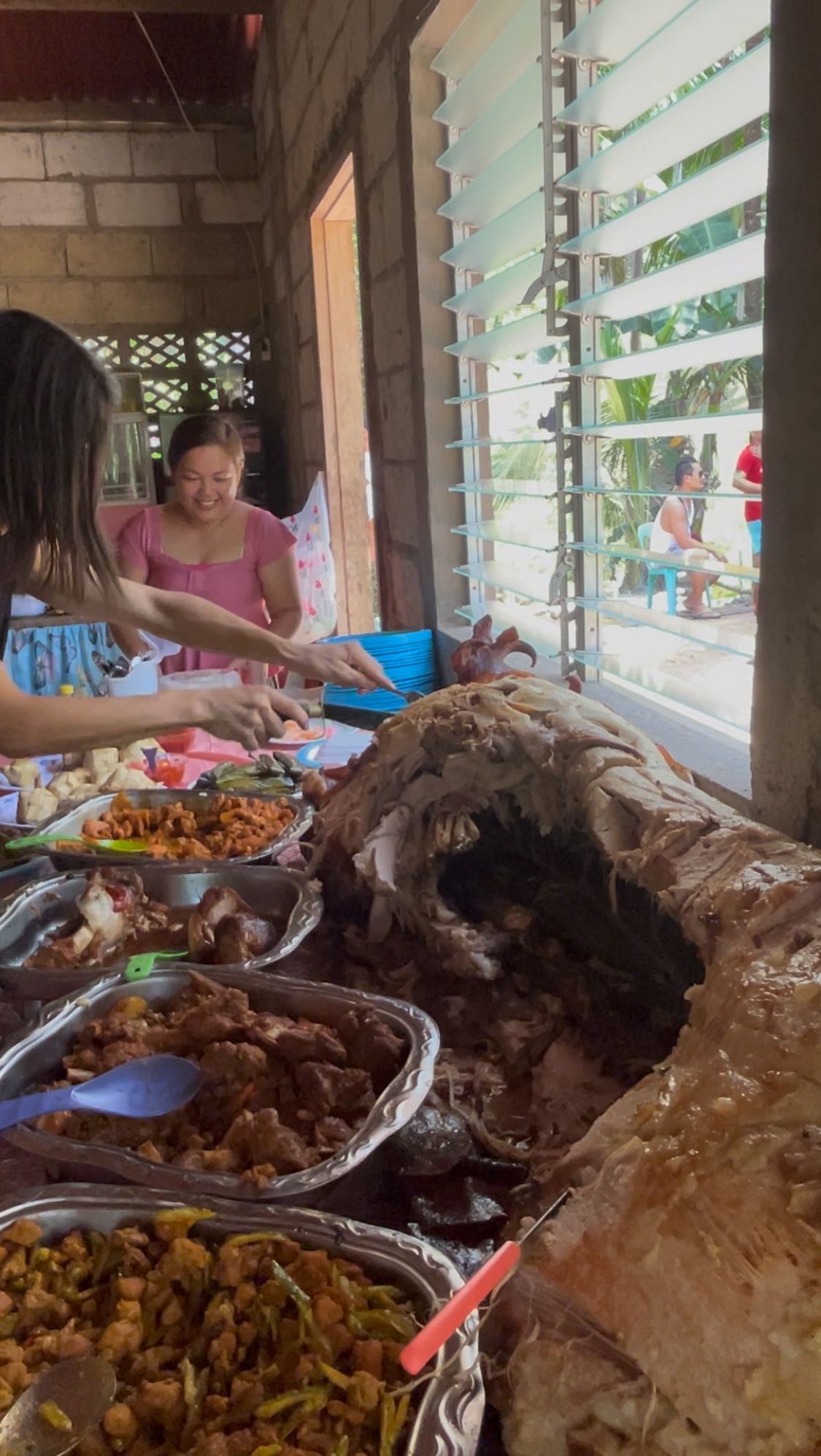 cut lechon